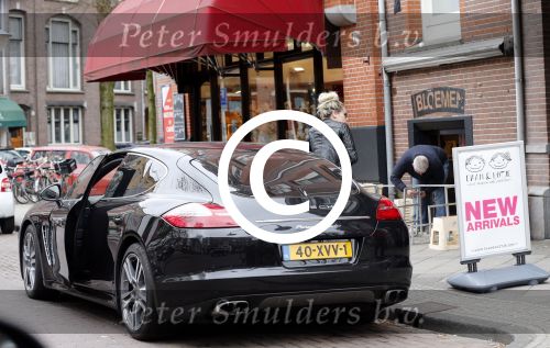 Amsterdam 19 april 2013
Nikkie Plessen op de cornelis schuytstraat.
Peter Smulders bv