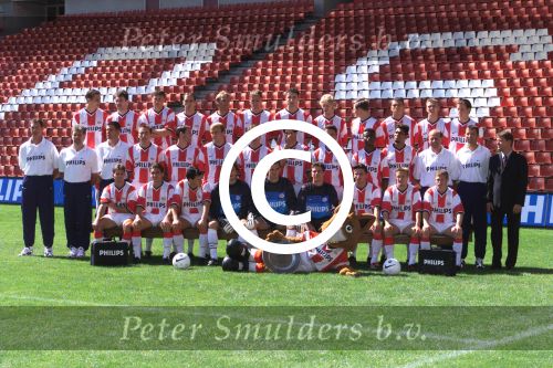 Eindhoven, 29 juli 1999
Voorstelling PSV Selektie Seizoen 1999/2000 aan de fotograferende en schrijvende pers


PETER SMULDERS BV