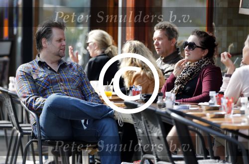 Amsterdam 31 mei 2013
Patrick Stoof (acteur komt een man bij de dokter) met vrouw /vriendin op terras.
Peter Smulders bv