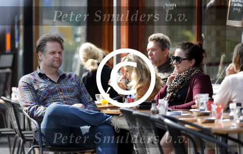 Amsterdam 31 mei 2013
Patrick Stoof (acteur komt een man bij de dokter) met vrouw /vriendin op terras.
Peter Smulders bv