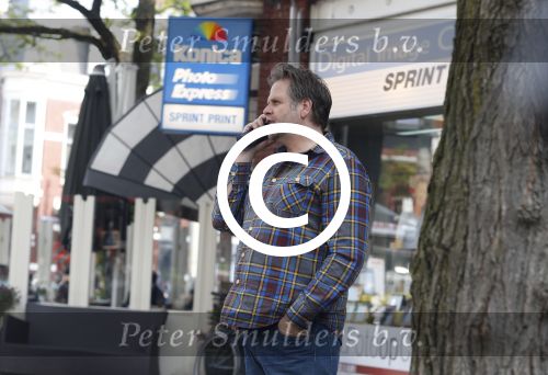 Amsterdam 31 mei 2013
Patrick Stoof (acteur komt een man bij de dokter) met vrouw /vriendin op terras.
Peter Smulders bv