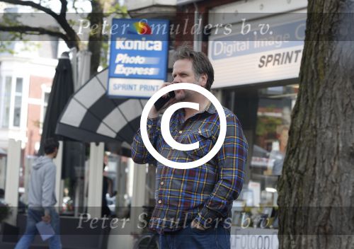 Amsterdam 31 mei 2013
Patrick Stoof (acteur komt een man bij de dokter) met vrouw /vriendin op terras.
Peter Smulders bv