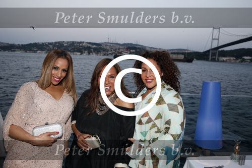 Istanbul 21 mei 2013
Presentatie nieuw sieradenlijn Yolanthe Cabau van Yolanthe Sneijder Cabau in het meest populaire restaurant / club Reina van Istanbul. Wesley Sneijder was trots als een pauw. Patty Brard met Glennis Grace en Grace Headley
Peter Smulders bv
