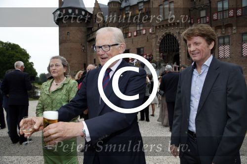 Haarzuilens 12 juni 2013
Haringparty op kasteel de Haar in Haarzuilens. Pieter v Vollenhoven met prins Pieter Christiaan
Peter Smulders bv