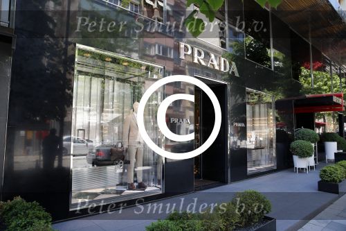 Istanbul 20 en 22 mei 2013
Diverse gebouwen en populaire winkels in Istanbul. Prada
Peter Smulders bv