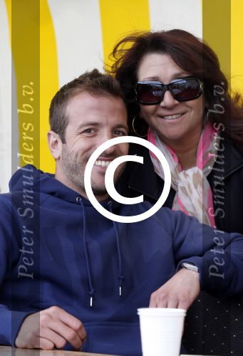 Beverwijk 25 mei 2013
Voetbaltournooi van Rafael v d Vaart . Zijn vriendin Sabia Boulahrouz en zoon Damian zijn ook aanwezig. Moeder Lolita v d Vaart
Peter Smulders bv