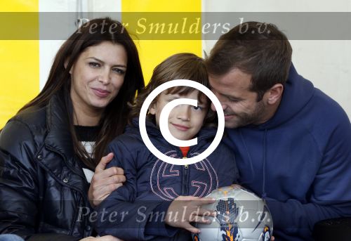 Beverwijk 25 mei 2013
Voetbaltournooi van Rafael v d Vaart . Zijn vriendin Sabia Boulahrouz en zoon Damian zijn ook aanwezig.
Peter Smulders bv