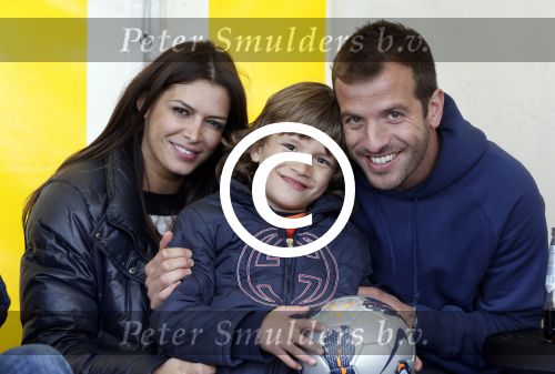Beverwijk 25 mei 2013
Voetbaltournooi van Rafael v d Vaart . Zijn vriendin Sabia Boulahrouz en zoon Damian zijn ook aanwezig.
Peter Smulders bv