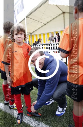 Beverwijk 25 mei 2013
Voetbaltournooi van Rafael v d Vaart . Zijn vriendin Sabia Boulahrouz en zoon Damian zijn ook aanwezig.
Peter Smulders bv