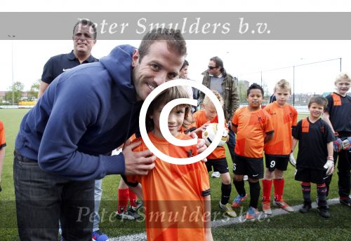 Beverwijk 25 mei 2013
Voetbaltournooi van Rafael v d Vaart . Zijn vriendin Sabia Boulahrouz en zoon Damian zijn ook aanwezig.
Peter Smulders bv