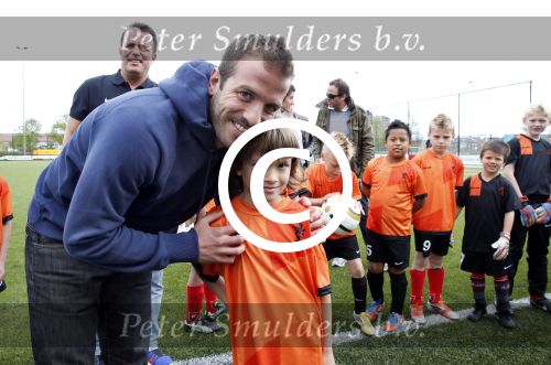 Beverwijk 25 mei 2013
Voetbaltournooi van Rafael v d Vaart . Zijn vriendin Sabia Boulahrouz en zoon Damian zijn ook aanwezig.
Peter Smulders bv