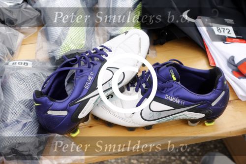 Beverwijk 25 mei 2013
Voetbaltournooi van Rafael v d Vaart . Zijn vriendin Sabia Boulahrouz en zoon Damian zijn ook aanwezig. Voetbal schoenen van rafel met de namen van Damian en Sylvie erop
Peter Smulders bv