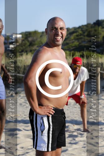 ibiza 14 juni 2013
Wesley en Rodney Sneijder aan het voetballen met Xelly en Rebecca Cabu v Kasbergen Gokhan Saki Reduan Diba en andere vrienden op het strand van Coco Beach.
Peter Smulders bv