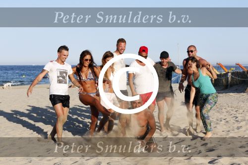 ibiza 14 juni 2013
Wesley en Rodney Sneijder aan het voetballen met Xelly en Rebecca Cabu v Kasbergen Gokhan Saki Reduan Diba en andere vrienden op het strand van Coco Beach.
Peter Smulders bv