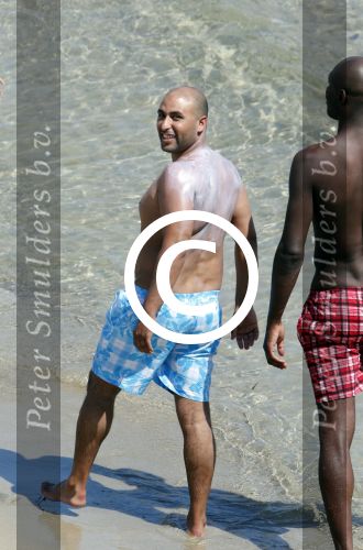 ibiza 15 juni 2013
Wesley Sneijder en Yolanthe Sneijder Cabau met Rodney Reduan en Jalal Diba en vrienden bij tropicana beach.
Peter Smulders bv