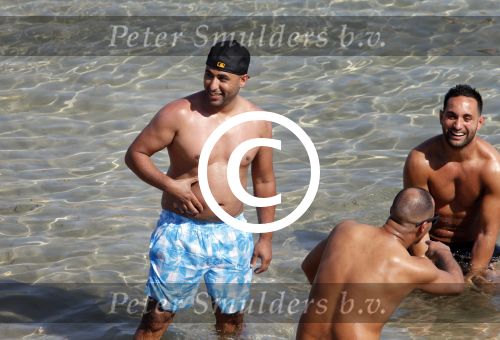 ibiza 15 juni 2013
Wesley Sneijder en Yolanthe Sneijder Cabau met Rodney Reduan en Jalal Diba en vrienden bij tropicana beach.
Peter Smulders bv
