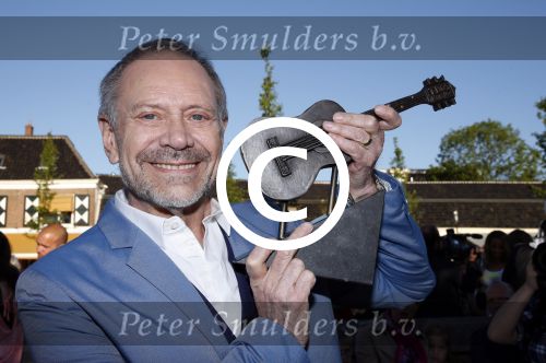 Purmerend 4 juni 2013
Tros Muziekfeest en sterren.nl awards op de markt in Purmerend. Rob de Nijs
Peter Smulders bv