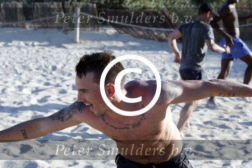ibiza 14 juni 2013
Wesley en Rodney Sneijder aan het voetballen met Xelly en Rebecca Cabu v Kasbergen Gokhan Saki Reduan Diba en andere vrienden op het strand van Coco Beach.
Peter Smulders bv