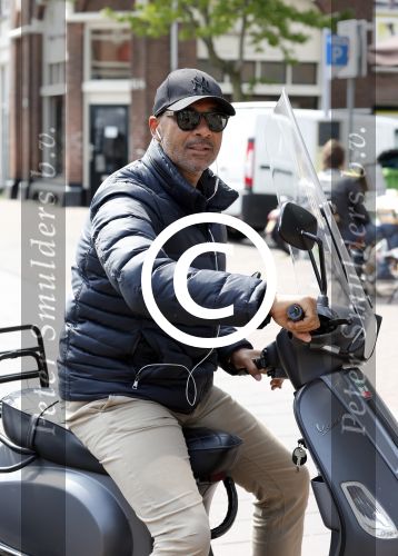 Amsterdam 31 mei 2013
Ruud Gullit op zijn vespa scooter
Peter Smulders bv