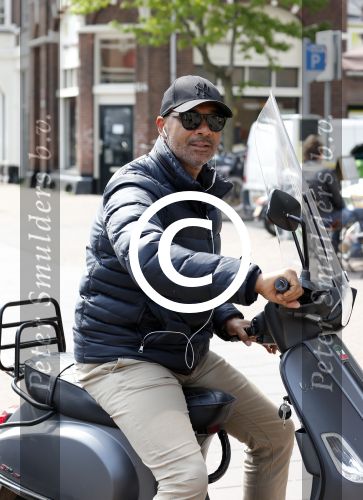 Amsterdam 31 mei 2013
Ruud Gullit op zijn vespa scooter
Peter Smulders bv