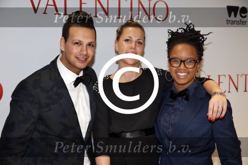Amsterdam 18 maart 2013
Premiere Valentino in Tuschinski met in de hoofdrollen Najib Amhali Elise Schaap Johnny de Mol en Yolanthe Sneijder Cabau. Shary Ann met vriendin
Peter Smulders bv