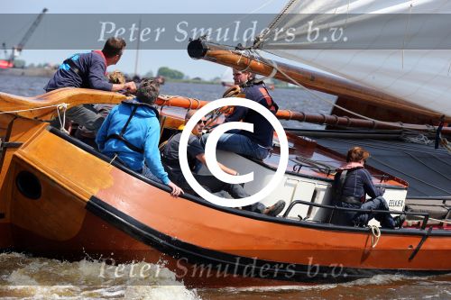 Heeg 8 Juni 2013 Heegermeer, Wedstrijd Skutsjezeilen
Foto Peter  Smulders BV