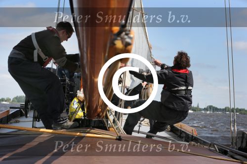Heeg 8 Juni 2013 Heegermeer, Wedstrijd Skutsjezeilen
Foto Peter  Smulders BV