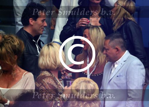 Arena 25 mei 2013
Toppers in concert in de arena met Jeroen v d Boom Rene Froger en Gerard Joling. Sylvana Borsato met moeder Mary en Wino Omtzigt
Peter Smulders bv