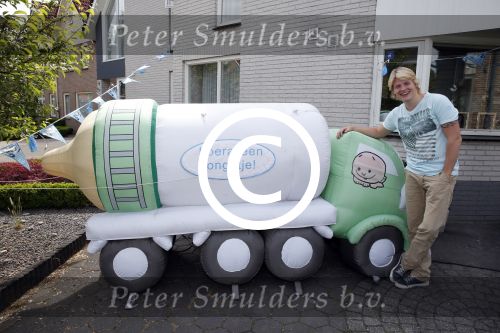 Losser 12 juni 2013
Thomas Berge en Myrthe Mylius met hun pas geboren zoontje Jack.
Peter Smulders bv