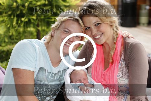 Losser 12 juni 2013
Thomas Berge en Myrthe Mylius met hun pas geboren zoontje Jack.
Peter Smulders bv