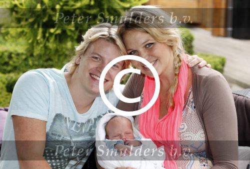 Losser 12 juni 2013
Thomas Berge en Myrthe Mylius met hun pas geboren zoontje Jack.
Peter Smulders bv