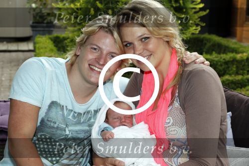 Losser 12 juni 2013
Thomas Berge en Myrthe Mylius met hun pas geboren zoontje Jack.
Peter Smulders bv