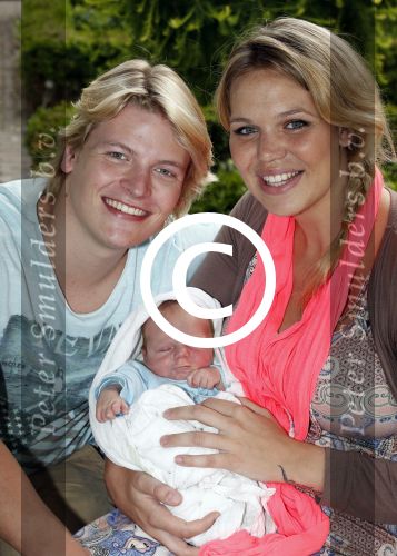 Losser 12 juni 2013
Thomas Berge en Myrthe Mylius met hun pas geboren zoontje Jack.
Peter Smulders bv