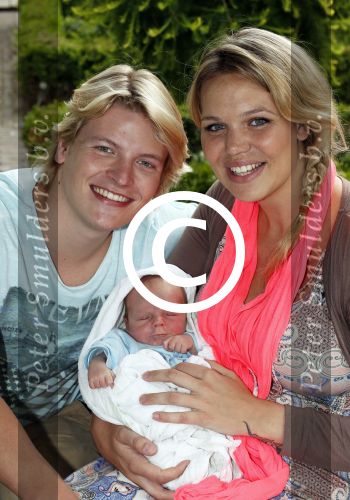 Losser 12 juni 2013
Thomas Berge en Myrthe Mylius met hun pas geboren zoontje Jack.
Peter Smulders bv
