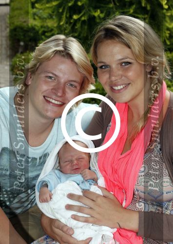 Losser 12 juni 2013
Thomas Berge en Myrthe Mylius met hun pas geboren zoontje Jack.
Peter Smulders bv