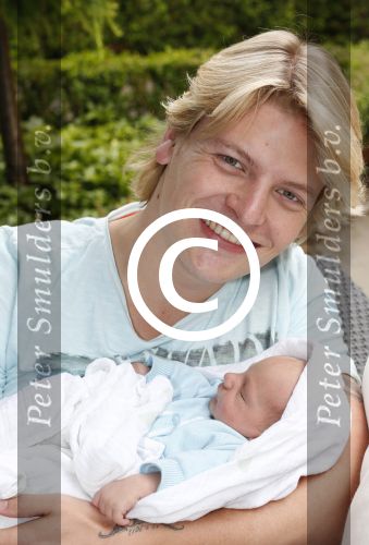 Losser 12 juni 2013
Thomas Berge en Myrthe Mylius met hun pas geboren zoontje Jack.
Peter Smulders bv
