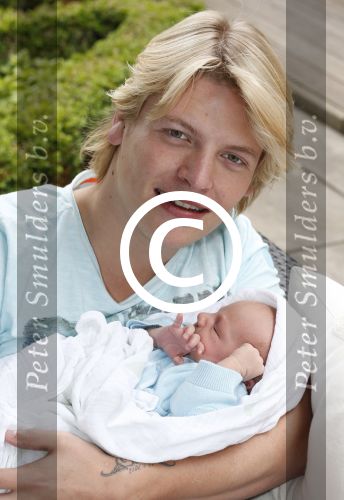 Losser 12 juni 2013
Thomas Berge en Myrthe Mylius met hun pas geboren zoontje Jack.
Peter Smulders bv