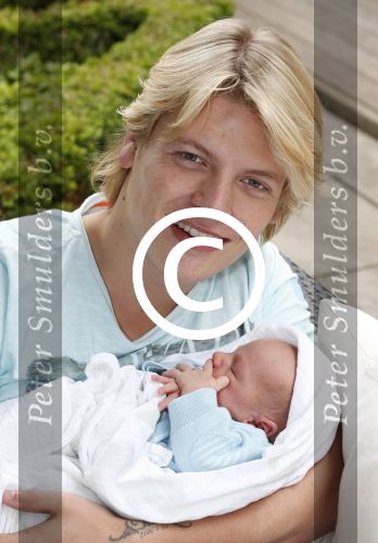 Losser 12 juni 2013
Thomas Berge en Myrthe Mylius met hun pas geboren zoontje Jack.
Peter Smulders bv