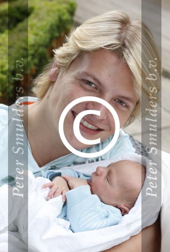 Losser 12 juni 2013
Thomas Berge en Myrthe Mylius met hun pas geboren zoontje Jack.
Peter Smulders bv