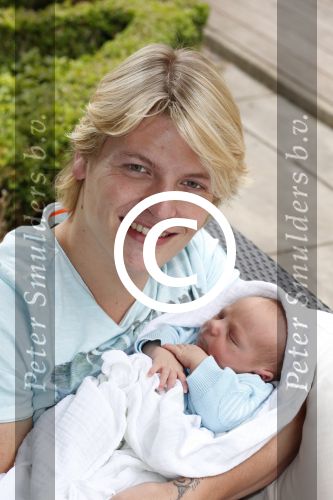 Losser 12 juni 2013
Thomas Berge en Myrthe Mylius met hun pas geboren zoontje Jack.
Peter Smulders bv