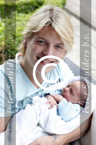 Losser 12 juni 2013
Thomas Berge en Myrthe Mylius met hun pas geboren zoontje Jack.
Peter Smulders bv