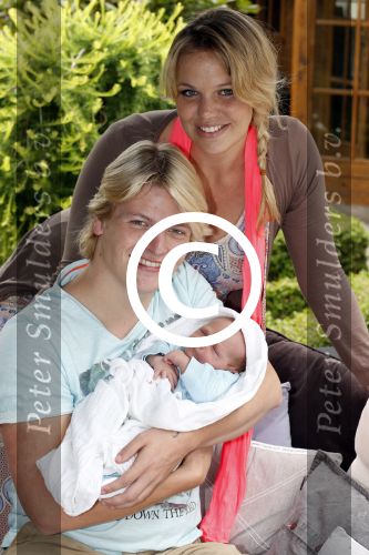 Losser 12 juni 2013
Thomas Berge en Myrthe Mylius met hun pas geboren zoontje Jack.
Peter Smulders bv