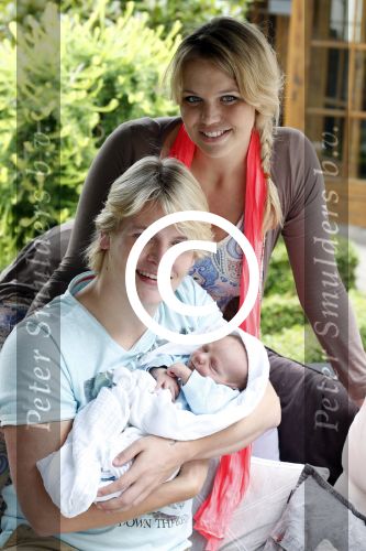 Losser 12 juni 2013
Thomas Berge en Myrthe Mylius met hun pas geboren zoontje Jack.
Peter Smulders bv