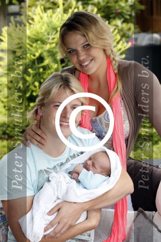 Losser 12 juni 2013
Thomas Berge en Myrthe Mylius met hun pas geboren zoontje Jack.
Peter Smulders bv