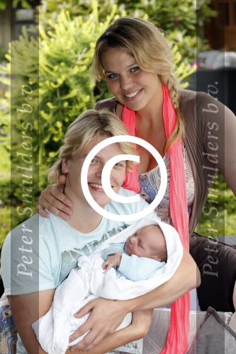 Losser 12 juni 2013
Thomas Berge en Myrthe Mylius met hun pas geboren zoontje Jack.
Peter Smulders bv