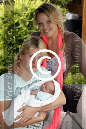 Losser 12 juni 2013
Thomas Berge en Myrthe Mylius met hun pas geboren zoontje Jack.
Peter Smulders bv