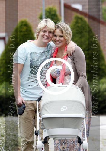 Losser 12 juni 2013
Thomas Berge en Myrthe Mylius met hun pas geboren zoontje Jack.
Peter Smulders bv