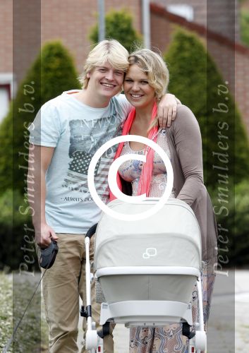 Losser 12 juni 2013
Thomas Berge en Myrthe Mylius met hun pas geboren zoontje Jack.
Peter Smulders bv