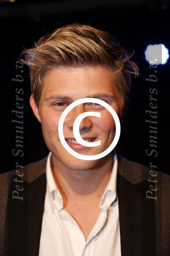 Volendam 23 mei 2013
Presentatie cd Tim Douwsma en Monique Smit in Old Dutch. Irene Moors reikt hem uit.
Peter Smulders bv
