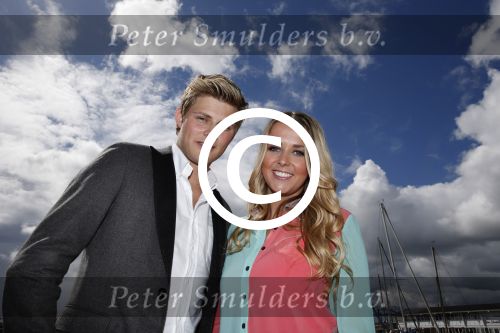 Volendam 23 mei 2013
Presentatie cd Tim Douwsma en Monique Smit in Old Dutch. Irene Moors reikt hem uit.
Peter Smulders bv